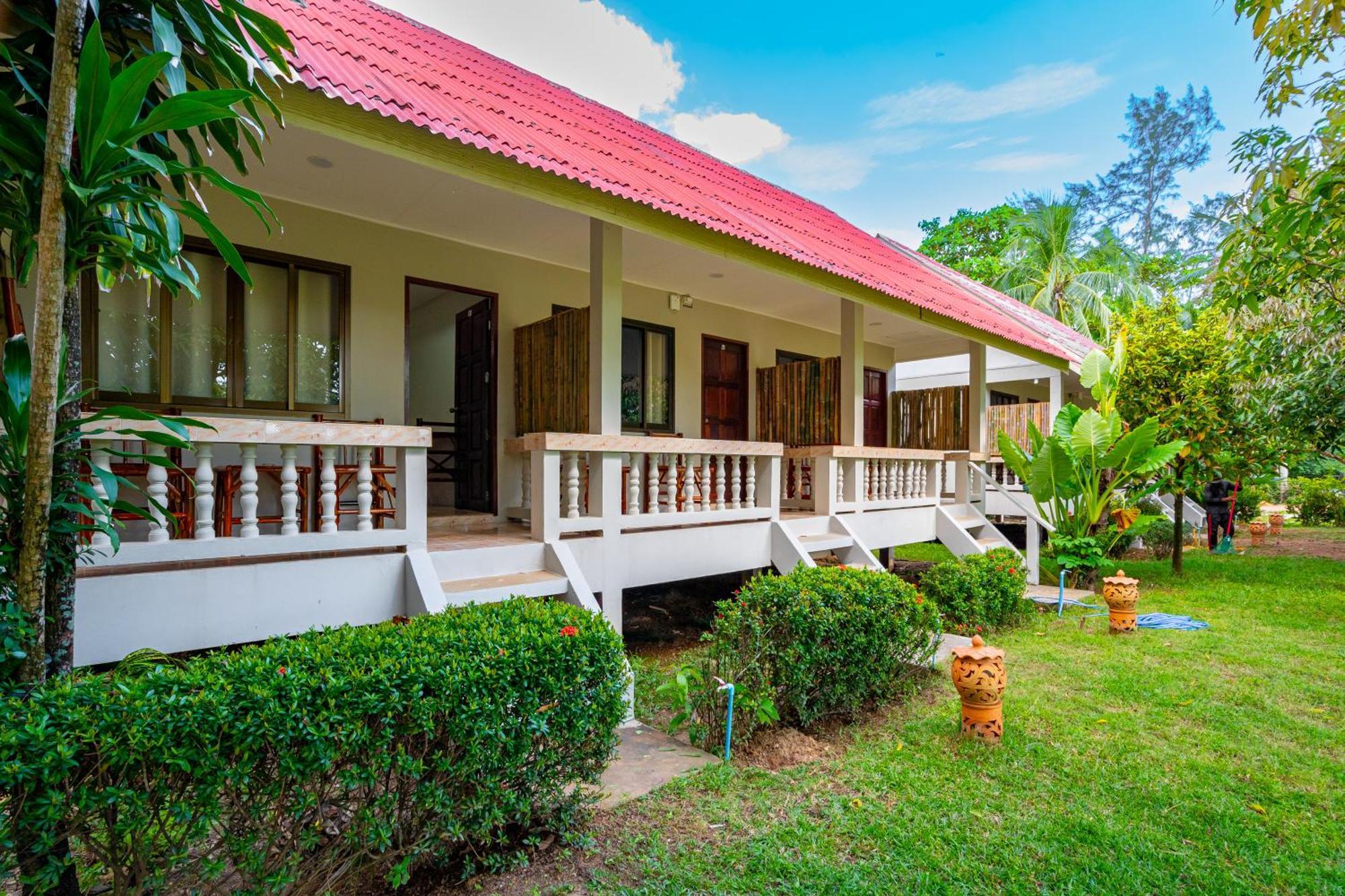 Lanta Beachfront Resort Ko Lanta Exterior foto