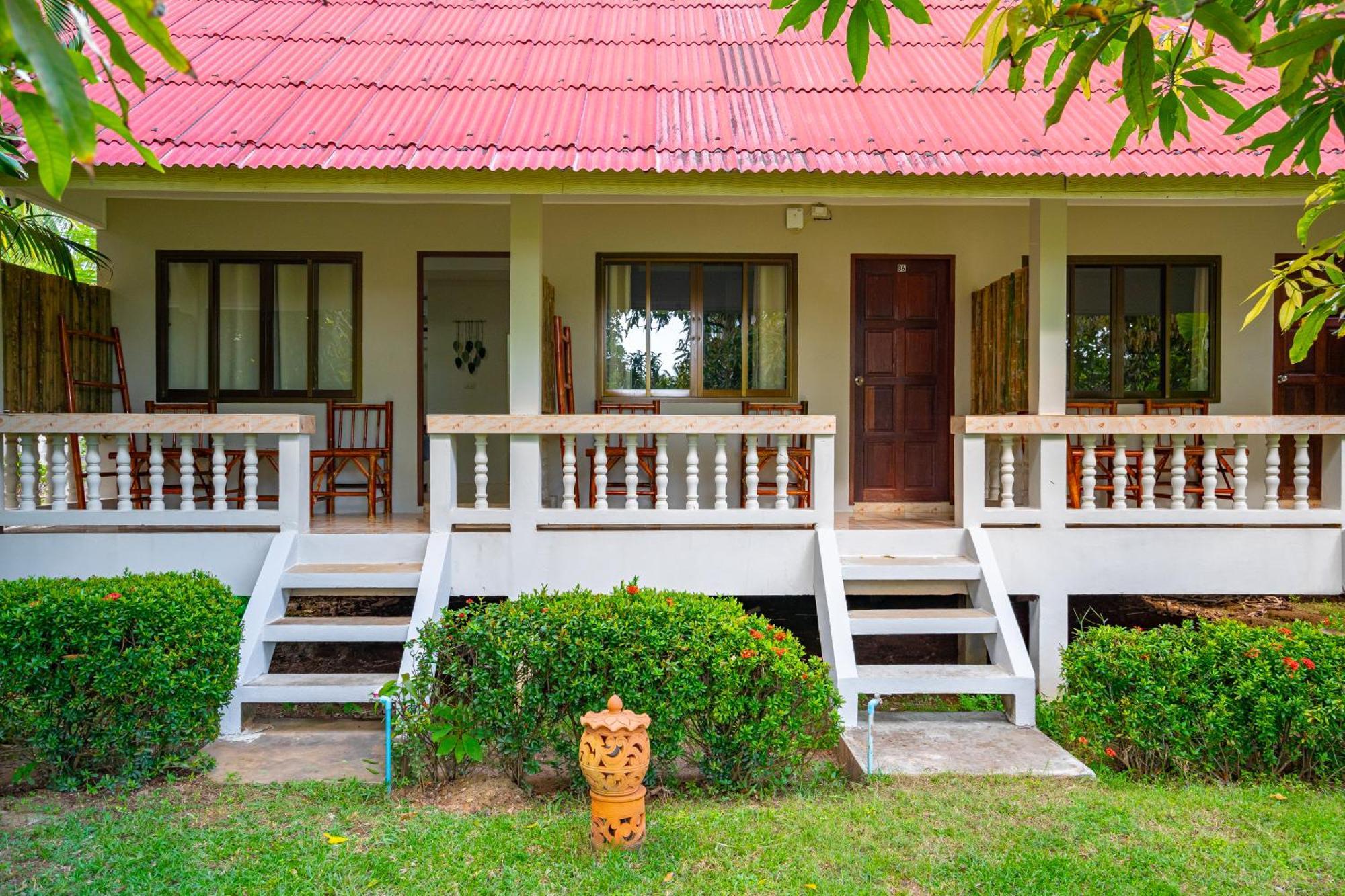 Lanta Beachfront Resort Ko Lanta Exterior foto