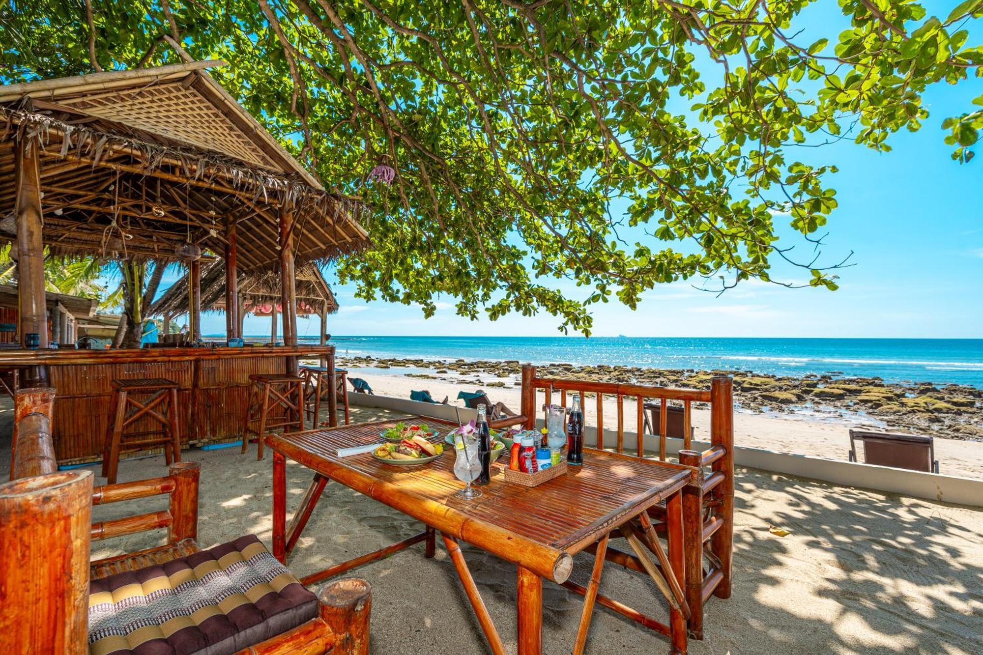 Lanta Beachfront Resort Ko Lanta Exterior foto